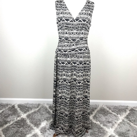 Jones New York Dresses & Skirts - JONES NEW YORK long dress size 12